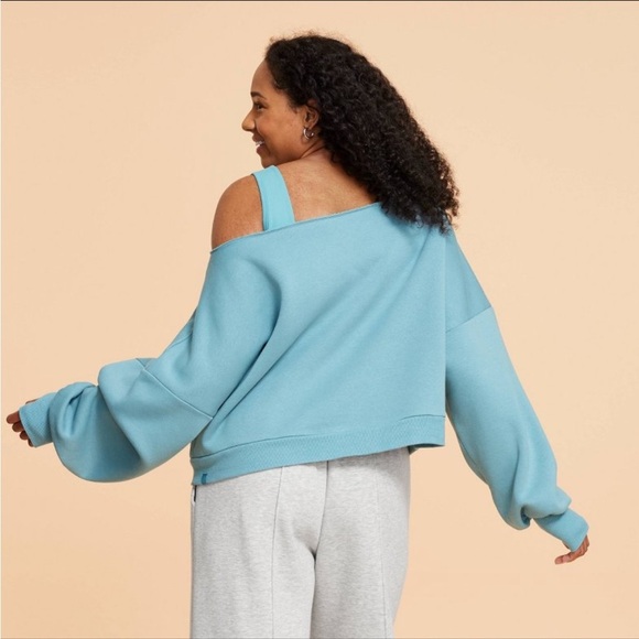 Blogilates Off the Shoulder Sweater In Cameo Blue 1X - Picture 6 of 9